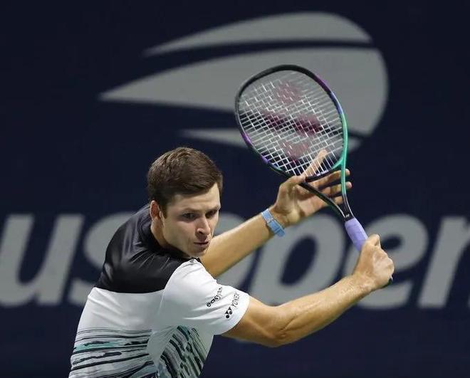 奠定坚实的 奠定坚实的