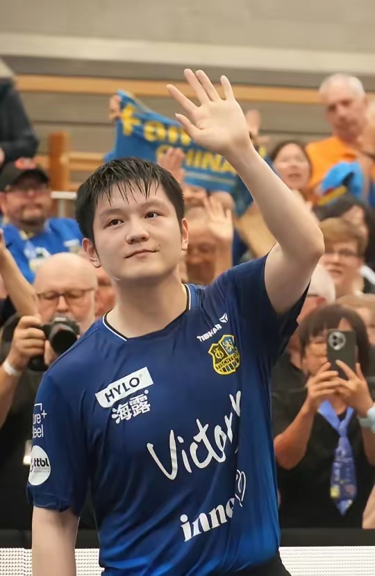 他以坚韧的 他以坚韧的